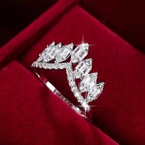 NEW 18k White Gold Sapphire Ring Band Diamond Ring